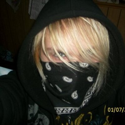 Profile Picture of Ray Snelling (@Ellatatix) on Twitter