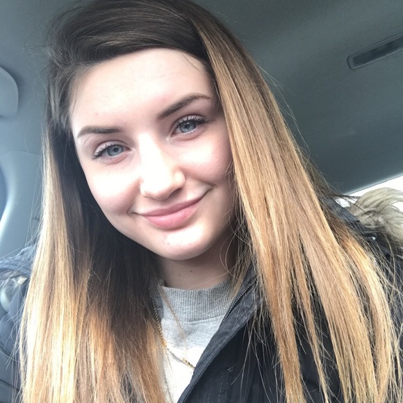 Profile Picture of Kania Kania (@rjane325) on Poshmark