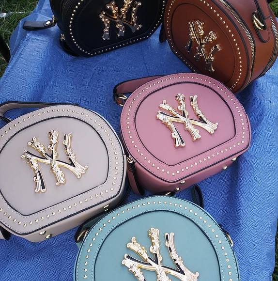 Profile Picture of Jae Williams (@jaeasavage) on Poshmark