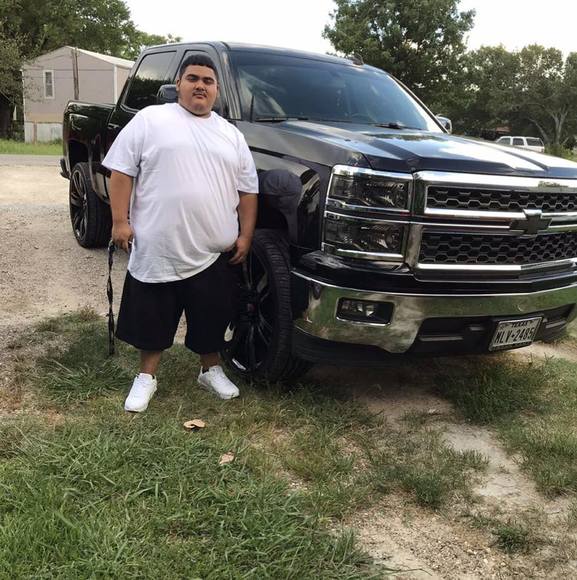 Profile Picture of Raul Arreola chavez (@arreola97192) on Poshmark