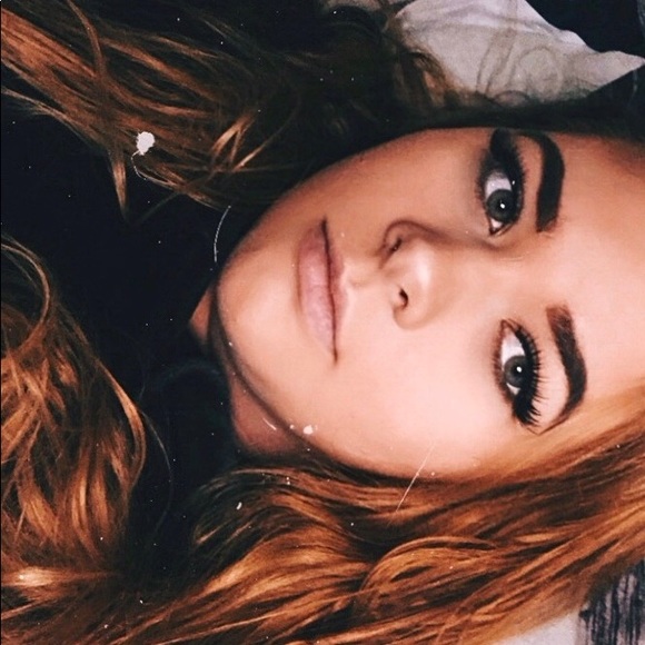 Profile Picture of Kaylee Brintnall (@kayleebrit) on Poshmark