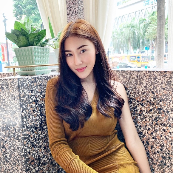 Profile Picture of Gain Ditchaiwirut (@gaingainny) on Poshmark