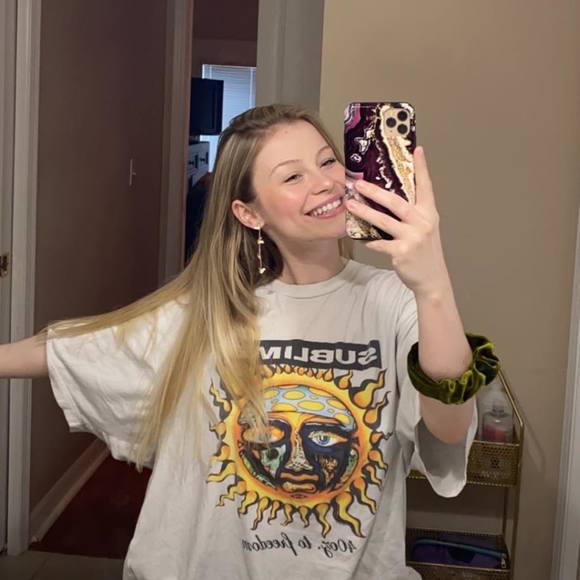 Profile Picture of Nicole Beeby (@nicolebeeby) on Poshmark