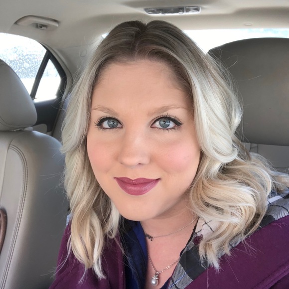 Profile Picture of Sarah Virgin (@sassy2693) on Poshmark