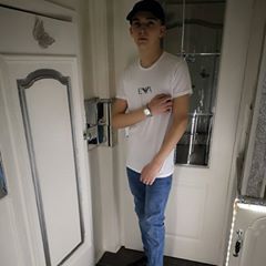 Profile Picture of Billy Rathbone (@billyrathbone) on Tiktok