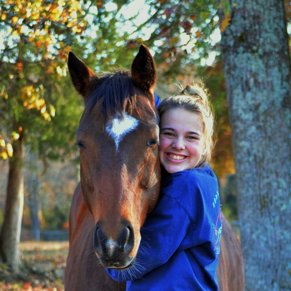 Profile Picture of Allie Durrschmidt (@allie03250325) on Poshmark