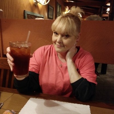 Profile Picture of  🐱 Kelly ⛪keller  🐱 (@kellykeller44) on Twitter