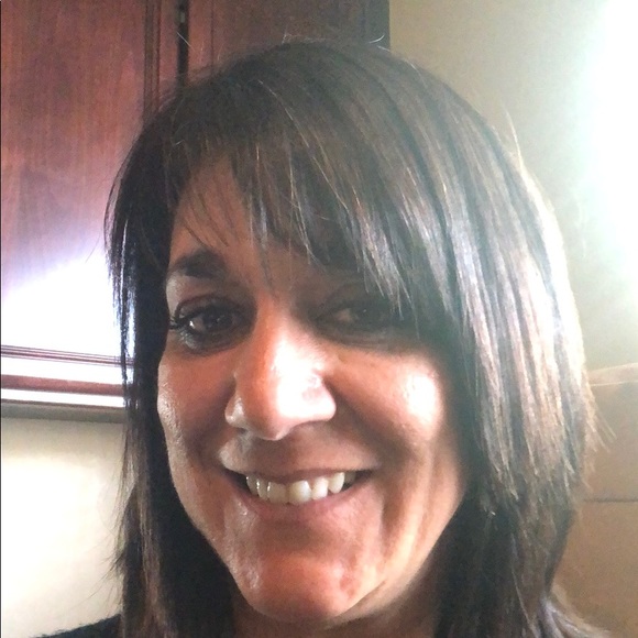 Profile Picture of Shurene Curti (@shurene) on Poshmark