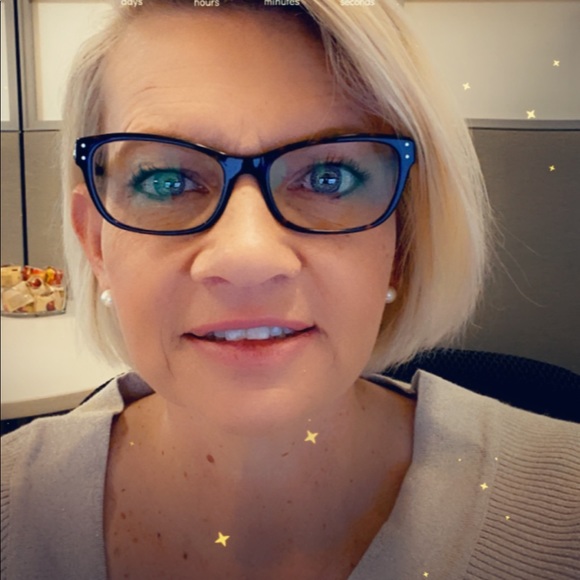 Profile Picture of Mina Vulpis (@minalynn1) on Poshmark