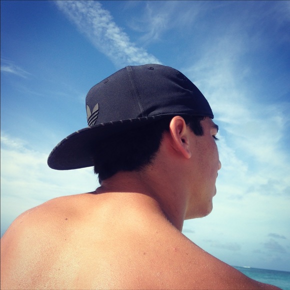 Profile Picture of Alexander Gonzalez (@cachi27) on Poshmark