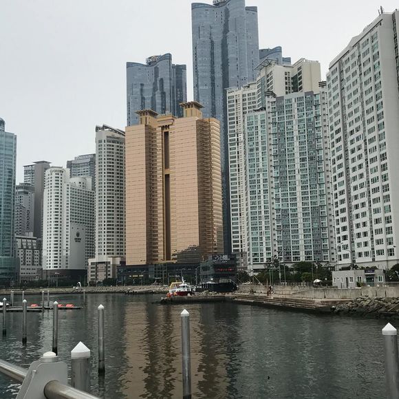 Profile Picture of Yongbin Yoon (@yongbin0419) on Poshmark