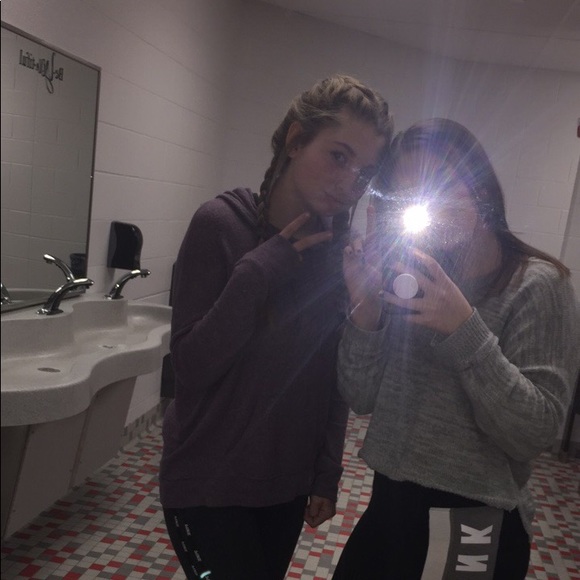 Profile Picture of Makailyn Detillion (@mdetillion0003) on Poshmark