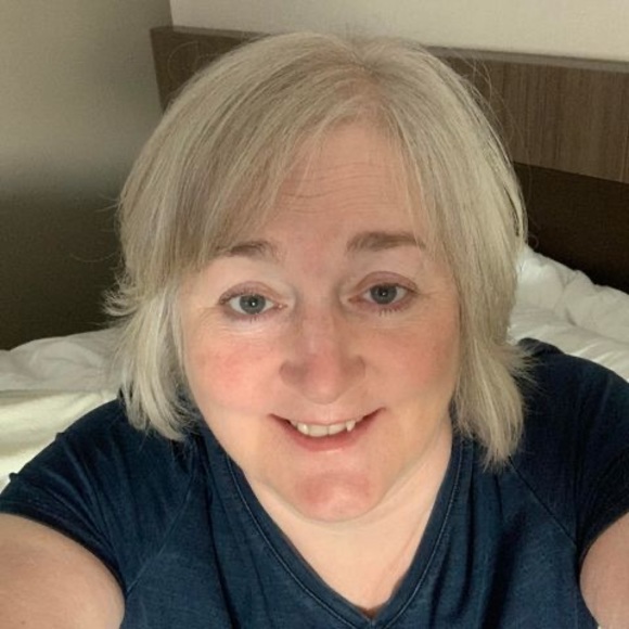 Profile Picture of Carrie Leitzman (@carrieleitzman) on Poshmark