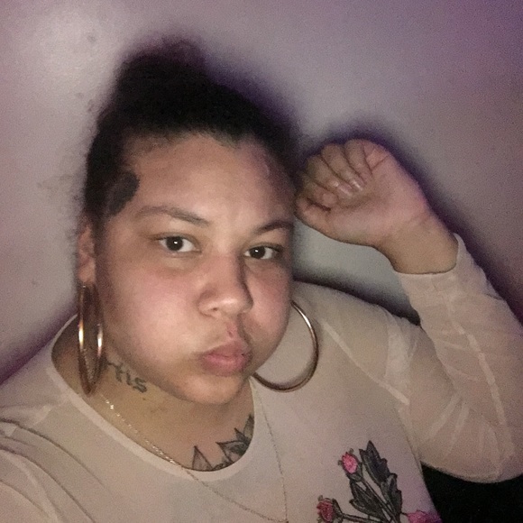 Profile Picture of Mae Critton (@maecritton) on Poshmark