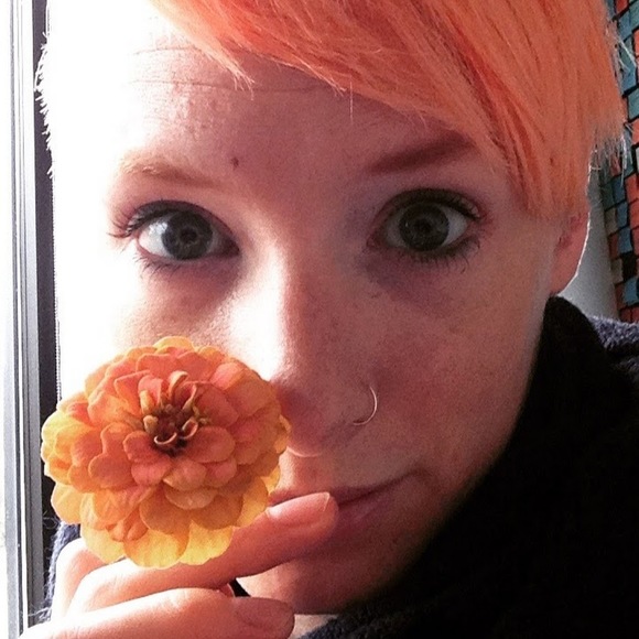 Profile Picture of Elise page Dixon (@cheezitt55) on Poshmark
