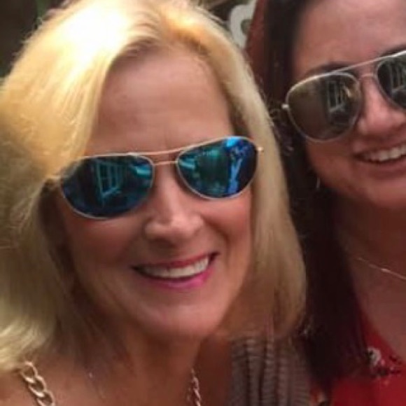 Profile Picture of Julie levalley Levalley (@julesvern1961) on Poshmark