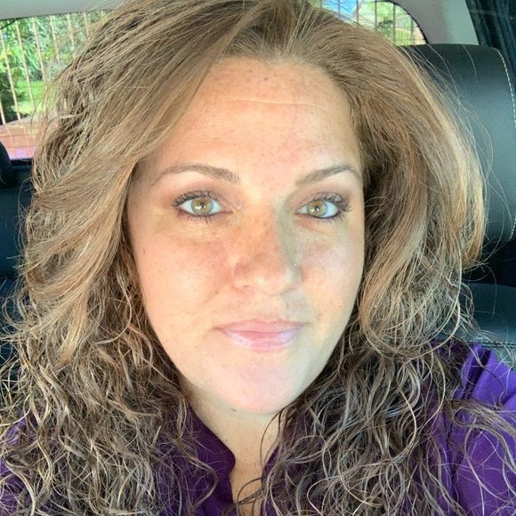 Profile Picture of Jessyca Chacon (@jessycachacon) on Poshmark