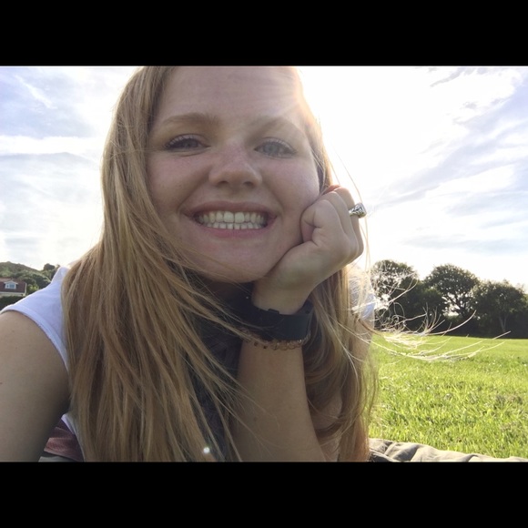 Profile Picture of Julianna Corino (@jcorino) on Poshmark