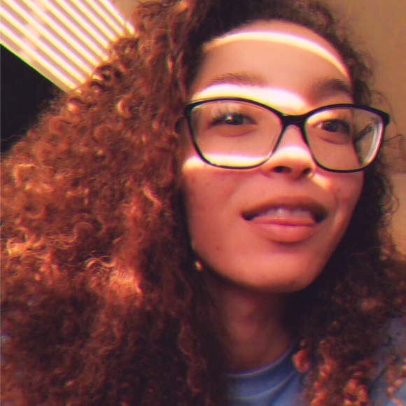 Profile Picture of Mia Blake (@mialynae119) on Poshmark