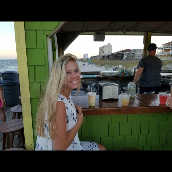 Profile Picture of Cameron Barry (@cameronbarry) on Poshmark