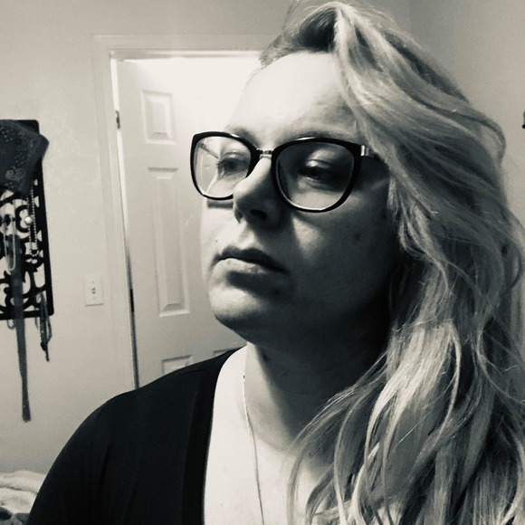Profile Picture of Misti Love-ingelstrom (@dragynfly80) on Poshmark