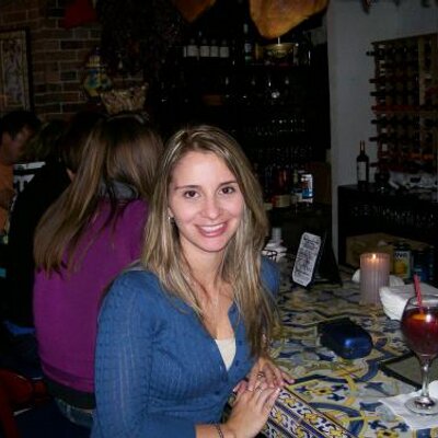 Profile Picture of Jennifer Charpentier (@jennycptr) on Twitter