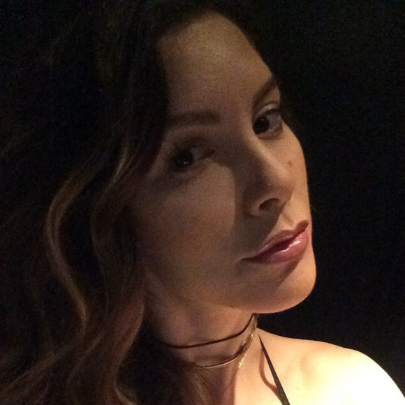 Profile Picture of Jaclyn Roesing (@jac357) on Poshmark