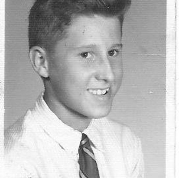 Profile Picture of Allen Flexon (@awflexon) on Poshmark