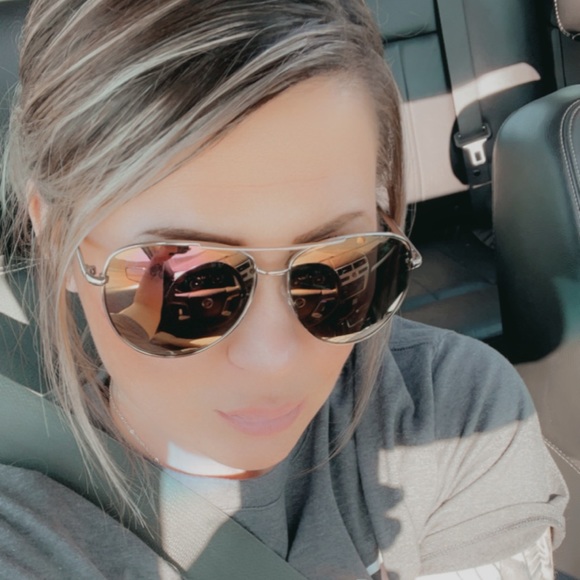 Profile Picture of Amanda Welter (@amanda_welter) on Poshmark