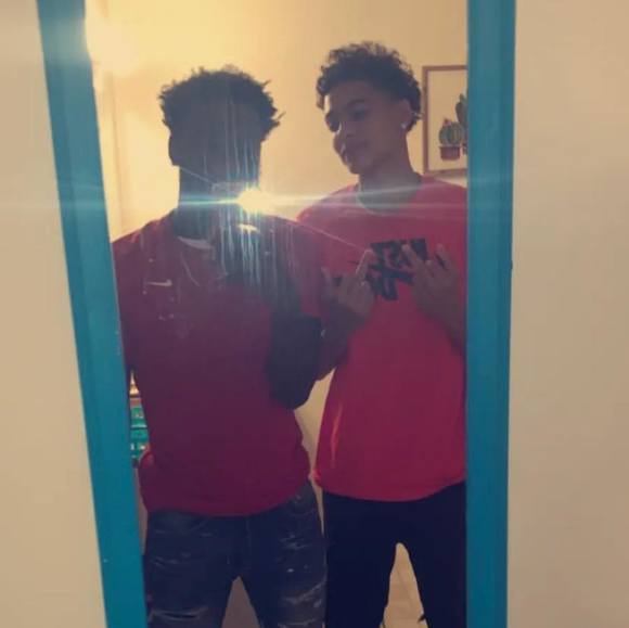 Profile Picture of Demarion Smith (@demarion04) on Poshmark