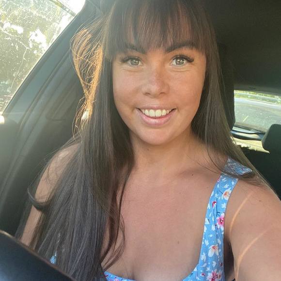 Profile Picture of Cait Braithwaite (@caitbraithwaite) on Poshmark