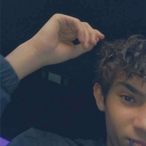 Husain Alshawi - Poshmark Profile Picture of Husain Alshawi (@alshawihusain) on Poshmark