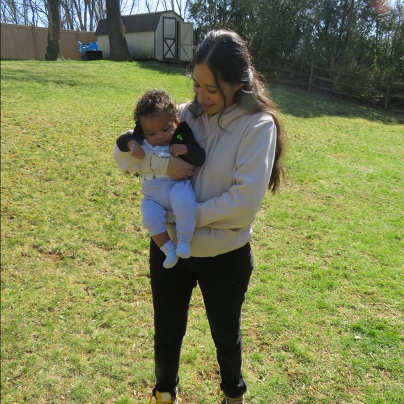 Profile Picture of Jessel Leyton (@jesselleyton) on Poshmark