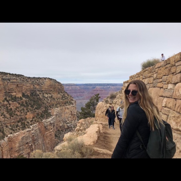 Profile Picture of Josephine Mendieta (@jmendieta9) on Poshmark