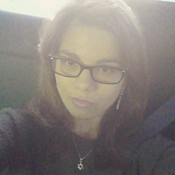 Profile Picture of Maayan Moss (@maayanscloset) on Poshmark