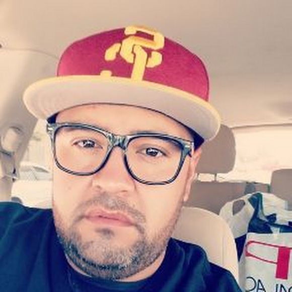 Profile Picture of Daniel Mota (@dmota21) on Poshmark