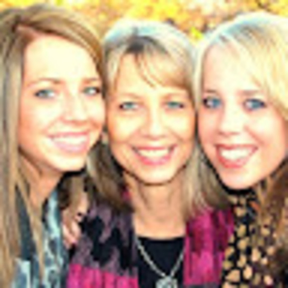 Profile Picture of Whitni Hoey (@wbdoherty) on Poshmark