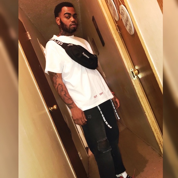 Profile Picture of Jonah Paul (@jonah_paul) on Poshmark