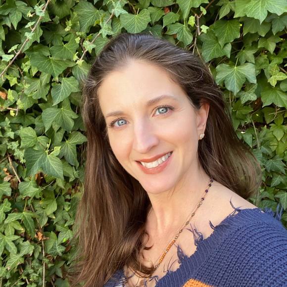 Profile Picture of Sandra Holt (@holtsa) on Poshmark