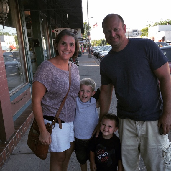 Profile Picture of Sarah James (@sjamesrd) on Poshmark