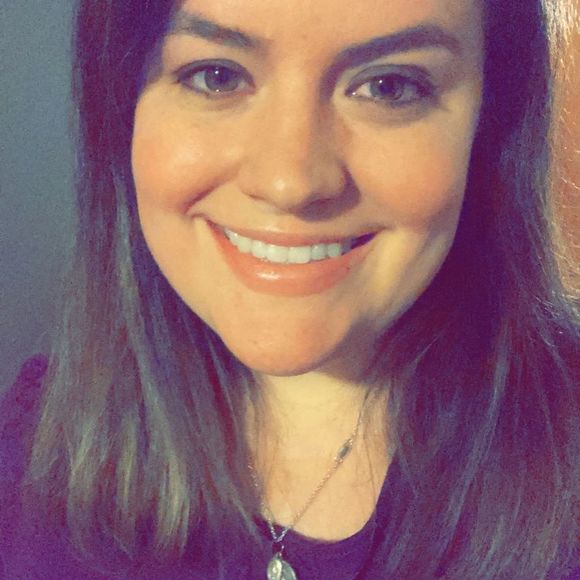 Profile Picture of Claudia Clark (@claudiaclark589) on Poshmark