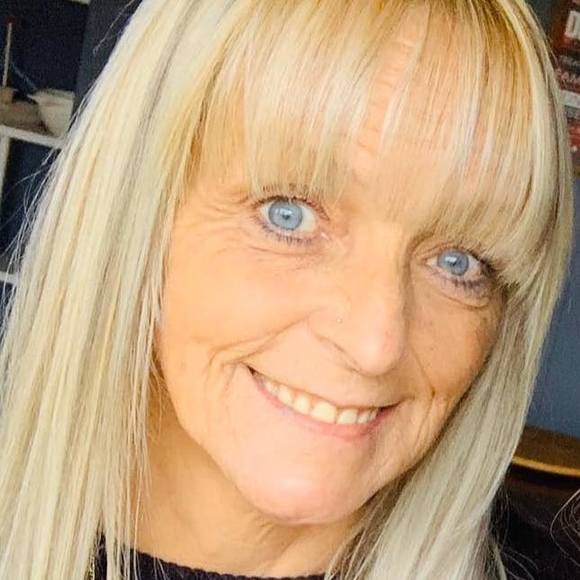 Profile Picture of Debbie Hudson (@debberhud75) on Poshmark