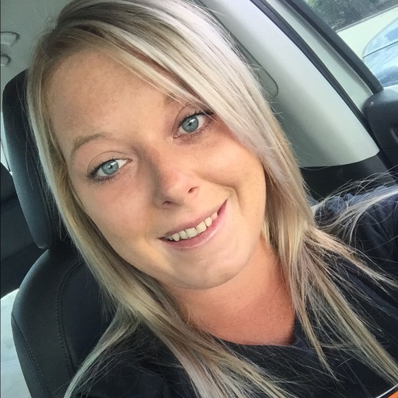 Profile Picture of Chanta Pflugh (@chanta9025) on Poshmark