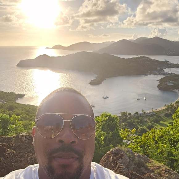 Profile Picture of Craig Stokes (@stokes_craig) on Poshmark