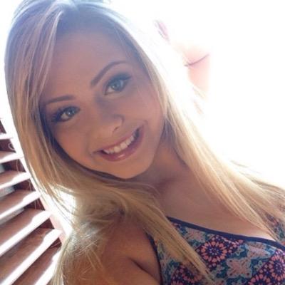 Profile Picture of Danielle T (@danielletobar_) on Twitter