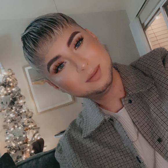 Profile Picture of Maurilio Delbosque (@maurilio2425) on Poshmark