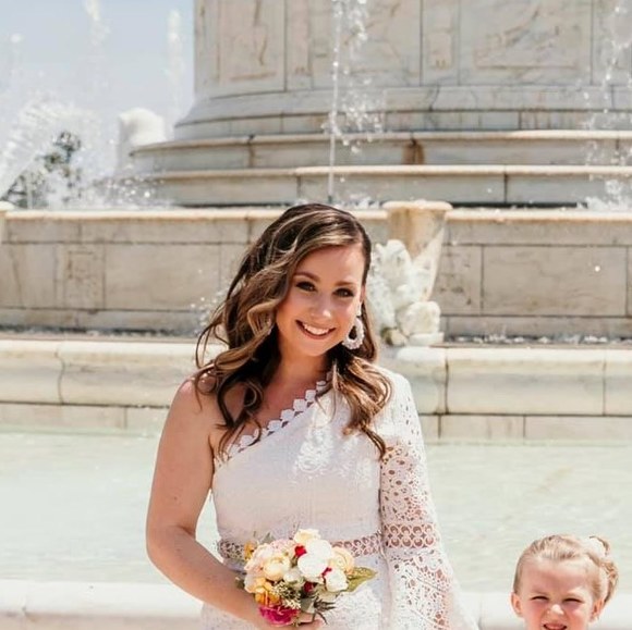 Profile Picture of Amy Debano (@debanoamy) on Poshmark