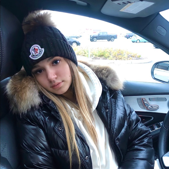 Profile Picture of Julia Deluca (@juliaadelucaa) on Poshmark