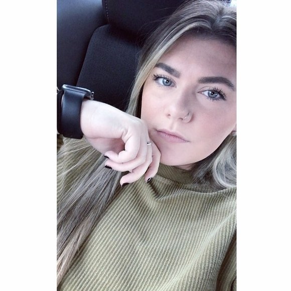 Profile Picture of Katie Van dyke (@katievandyke) on Poshmark
