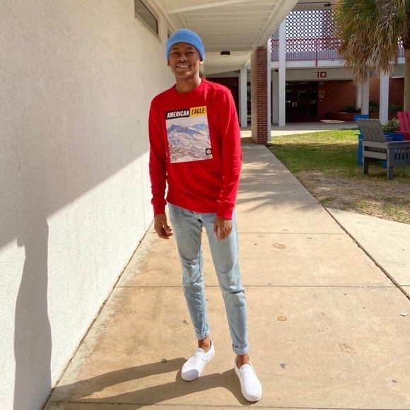 Profile Picture of Antonio Gillam (@antoniopossh) on Poshmark